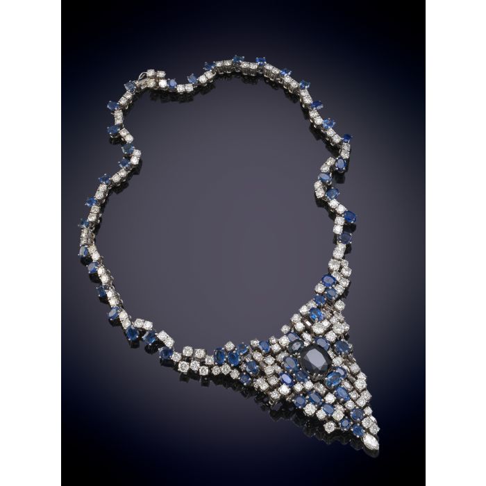 613-ELEGANTE GARGANTILLA DE ZAFIROS Y DE GRAN CALIDAD DONDE DESTACA ZAFIRO MAYOR