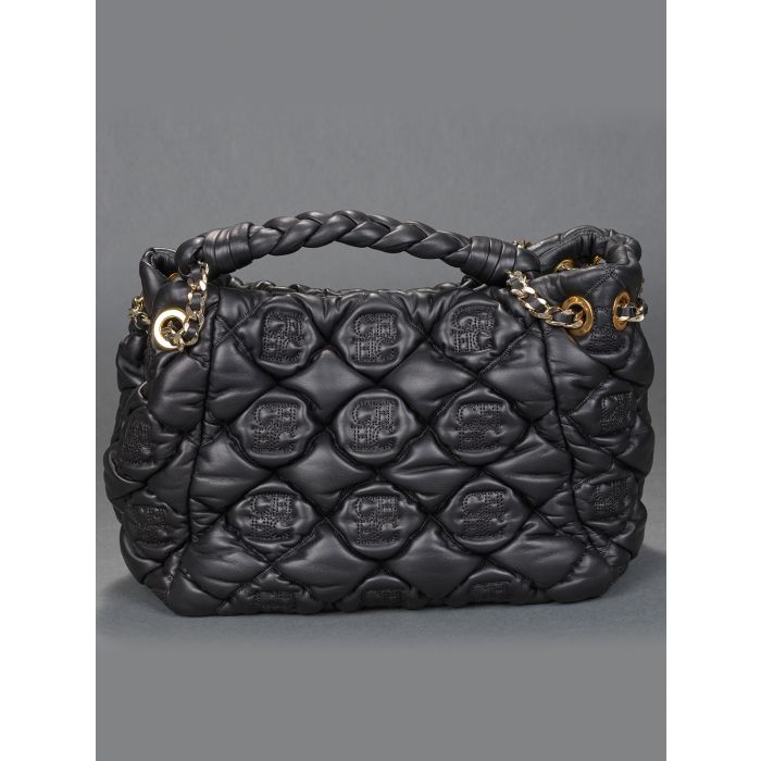 947-CAROLINA HERRERA<br>Bolso acolchado piel negra con CH grabadas. | Fernando Durán