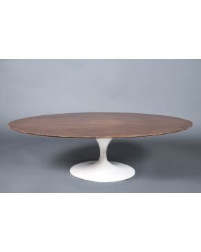 11-EERO SAARINEN (Kirkkonummi. Finlandia 1910-Ann Arbor. Míchigan. Estados Unidos 1961) Mesa Tulip. c. 1955