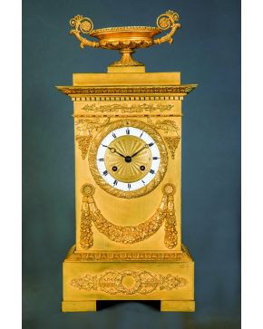 943-Reloj Imperio en bronce dorado al mercurio. Francia. S. XIX.