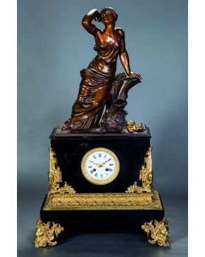 740-Reloj de sobremesa francés Napoleón III. Francia. S. XIX. 