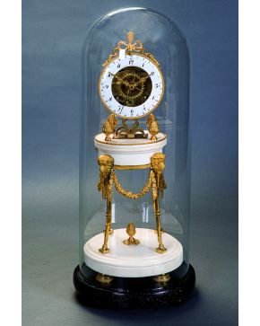 962-Reloj esqueleto. esfera anular esmaltada con números árabes para las horas y más pequeños para los días del mes. firmada Gaston JOLLY. à Paris. Época 