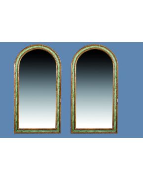 722-Pareja de espejos estilo Luis XVI. Siglo XIX. en madera tallada y policromada.