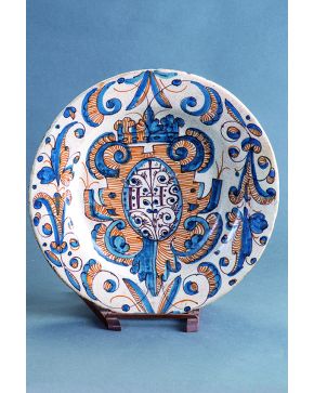 1019-Plato de cerámica esmaltada de Talavera de la Reina (Toledo)