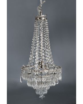1112-Lámpara de techo estilo Imperio en cristal tallado con decoración de cuentas de cristal y pandelocas.