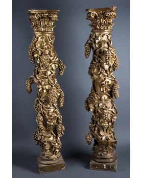 691-Gran pareja de columnas. España 2ª mitad s. XVII.