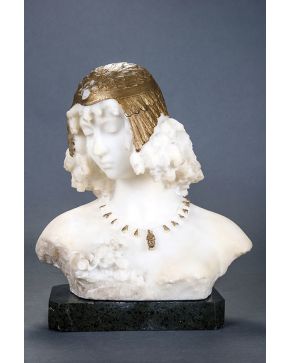 337-Busto de dama Art Deco en alabrasto con decoración en dorado de inspiración egipcia. Sobre peana en marmol. C.1910.