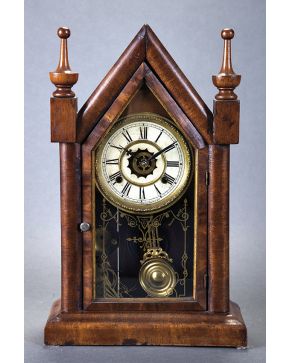 1024-Reloj de sobremesa americano. Firmado: MANUFACTURED BY WATERBURY CLOCK CO. U.S.A.. c. 1890.
