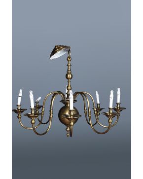 351-Lámpara de techo de 8 luces de estilo holandés en bronce dorado.