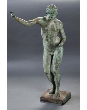 1199-Escultura en bronce patinado siguiendo modelos clásicos.