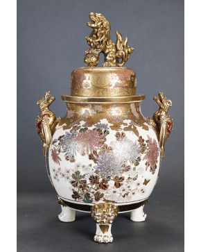 692-Tibor en cerámica Satsuma. Japón Período Meiji (1868-1912). 