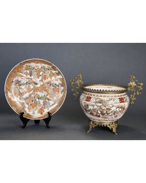 702-Gran plato en cerámica Satsuma. s. XIX.