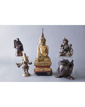 444-Figura de Buda bhumisparsha. Tailandia. s. XIX.