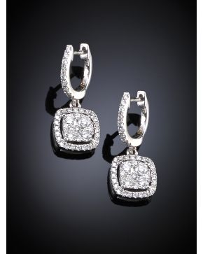 59-PENDIENTES DE BRILLANTES. Peso aprox. de klos brillantes 0.75ct.