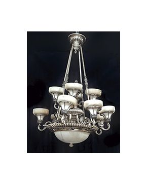 1136-Lámpara de techo de 12 luces de estilo Art Decó en metal plateado y alabastro.