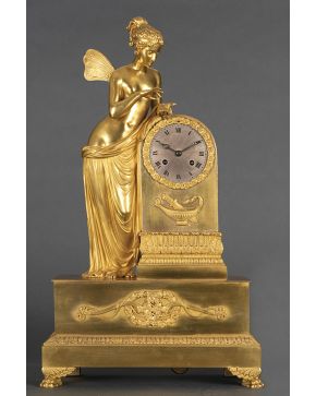 799-Reloj de sobremesa. Francia. pp. s. XIX.