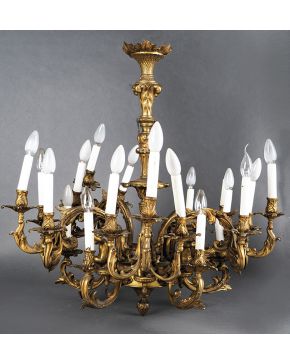 778-Decorativa lámpara en bronce dorado. Francia. c. 1870.