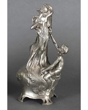 1131-Escultura base para jarrón Art Noveau. Francia. c. 1910.
