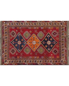 834-Extraordinaria alfombra caucásica Kazak. en lana. anudada a mano.