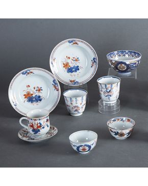 446-Lote en porcelana china. Compañía de Indias. s. XIX.