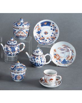 447-Lote en porcelana china. Compañía de Indias. s. XIX.