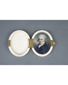 745-Medallón en marfil con miniatura de caballero. Firma ilegible y fechada en 1773.