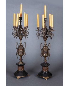 1215-Pareja de candelabros de seis luces. Francia. c. 1870.