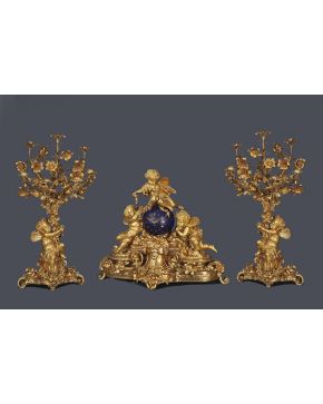 866-Monumental reloj con guarnición de candelabros. Francia Napoleón III c. 1870. 