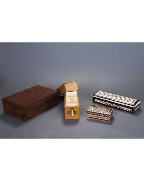 568-Lote de caja purera en madera de raíz y caja fichero en haya de 1923.