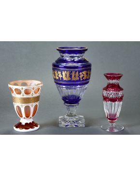 433-Jarrón en forma de copa en cristal austriaco c. 1900.
