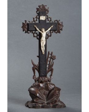 548-Pequeña cruz. España ff. s. XIX.