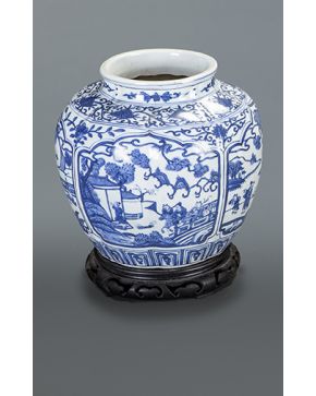 305-Tibor en porcelana oriental. China. ff. s. XIX.