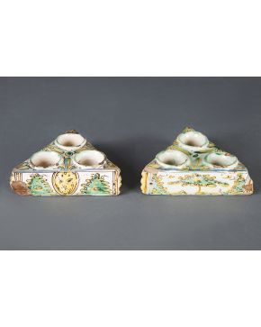 538-Pareja de especieros en cerámica de Talavera. serie tricolor. S. XVIII