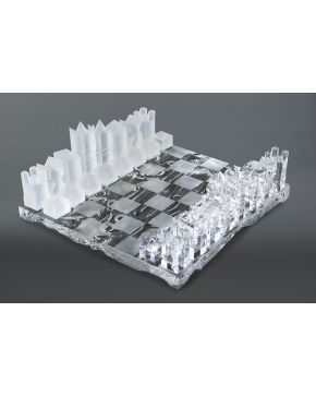 765-Juego de ajedrez en cristal de St. Louis. Francia.