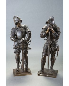 358-Pareja de soldados en metal. c. 1900.