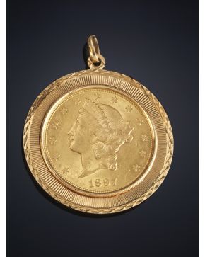 312-MONEDA PARA COLGAR DE 20 DOLARES DE ESTADOS UNIDOS DE AMERICA  AÑO 1897 ENMARCADA EN ORO AMAMRILLO Y ROSA DE 18K.