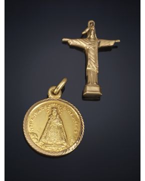 434-Dos medallas La Virgen de Sonsoles.  Virgen Niña y Cristo.