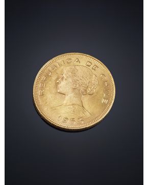 905-MONEDA DE ORO DE CIEN PESOS DIEZ CONDORES REPUBLICA CHILE. AÑO 1953.