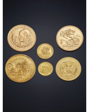 906-LOTE DE SEIS MONEDAS CONMEMORATIVAS EN ORO. CORRESPONDIENTES A LA CIUDAD DE MADRID. REINA ISABEL II DE INGLATERRA (1988). DOS DE REPÚBLICA DOMINICANA: