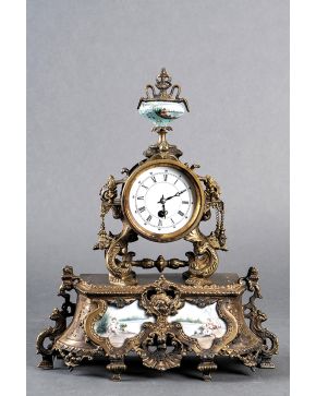 586-Reloj de sobremesa. Francia. ff. s. XIX.