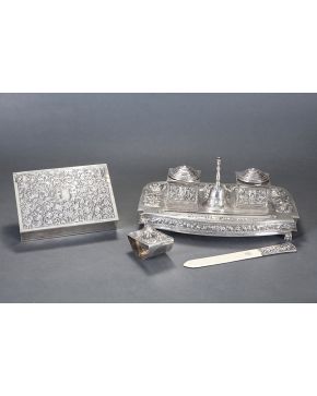 635-Caja purera en plata española punzonada con marcas de Luis Espuñes. 