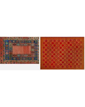 1017-Lote de dos alfombras persas en lana de vivos colores y diseño geométrico. 