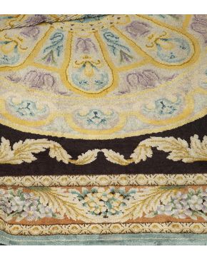 960-Gran alfombra anudada a mano en lana. firmada y fechada Real Fábrica de Tapices. G. Stuyck. Madrid 1945. Diseño a partir de un cartón Carlos IV. motiv