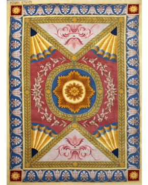 774-Elegante alfombra en lana de nudo español estilo Carlos IV. Medallón central.  con decoración de guirnaldas florales y de laurel y paletas en tonos ro