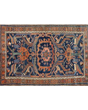 1006-Antigua alfombra persa MALAYER. Provincia de Hamadan. Circa  1870. Pieza de colección. Medidas: 196x137 cm.
