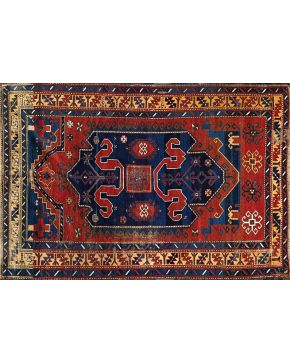 738-Antigua alfombra caucásica KARABAGH  CLOUDBAND.  Azerbaiyán. distrito de Kalbajar. Ultimo tercio del siglo XIX.  Medidas:  231x157 cm.