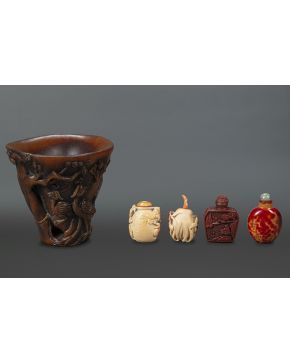 927-Lote de cuatro objetos. China s. XIX.