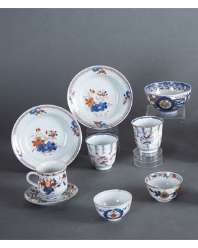 721-Lote en porcelana china. Compañía de Indias. s. XIX.