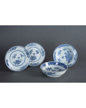 1378-Fuente y plato en porcelana china. Compañía de Indias. s. XIX.