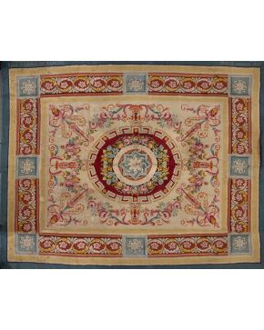 982-Gran alfombra en lana de la Real Fábrica de Tapices. diseño Carlos IV. firmada Stuyck. Madrid. 1930. 